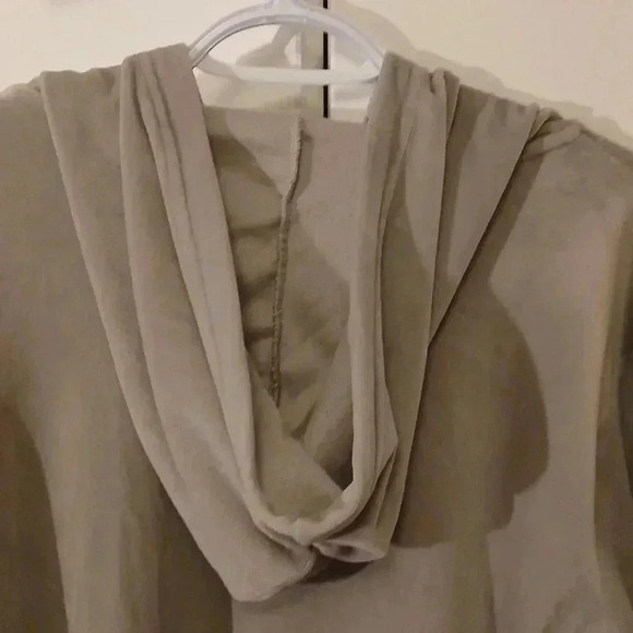 Super  soft gray hoodie - Picture 8 of 9